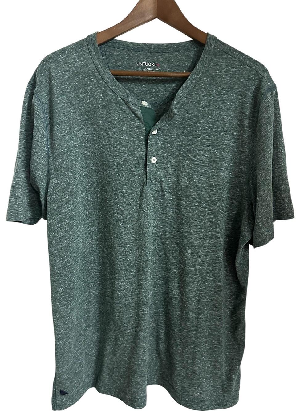 UNTUCKit Shirt Mens XL Green Henley Short Sleeve Jersey Tagless Casual